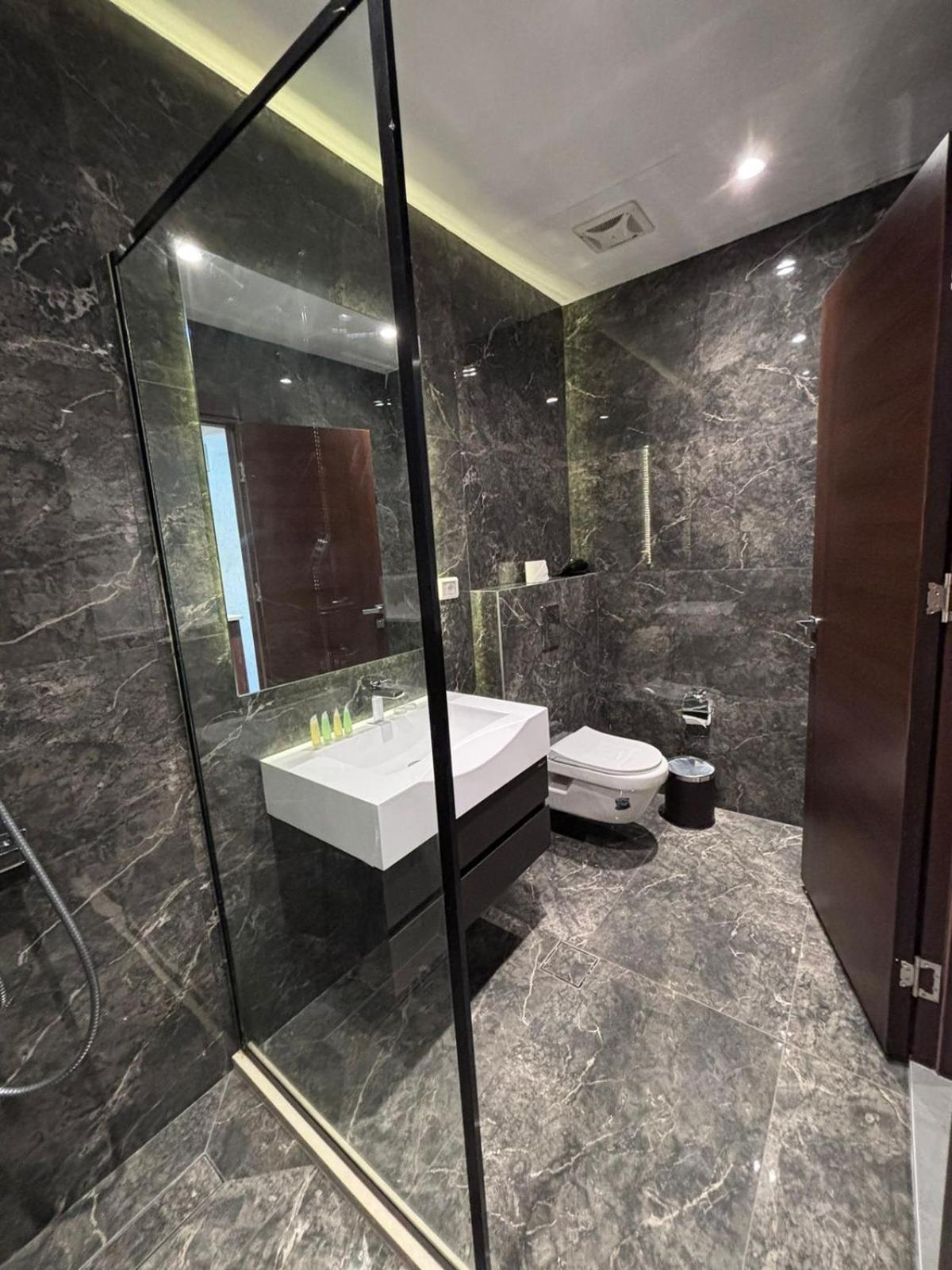 Seas Hotel Ammán Kültér fotó